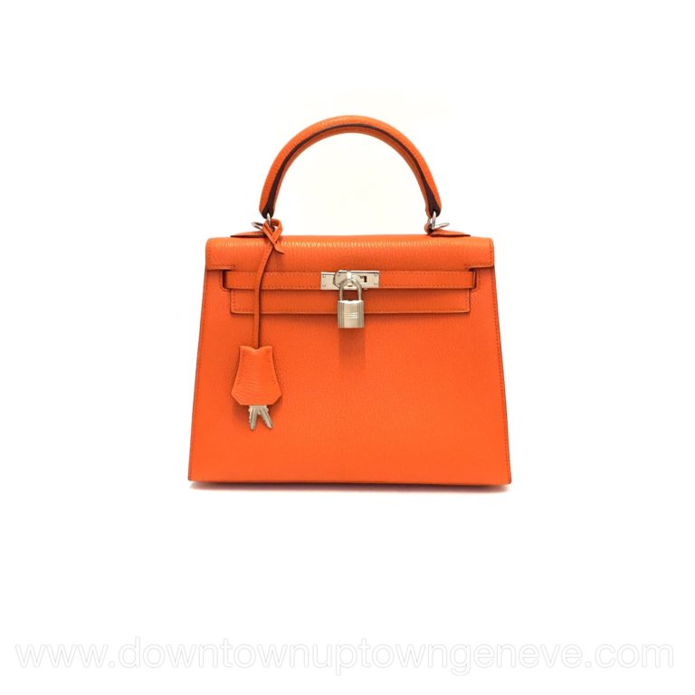 Hermès Kelly 25 bag in H orange chevre with PHW - DOWNTOWN UPTOWN Genève