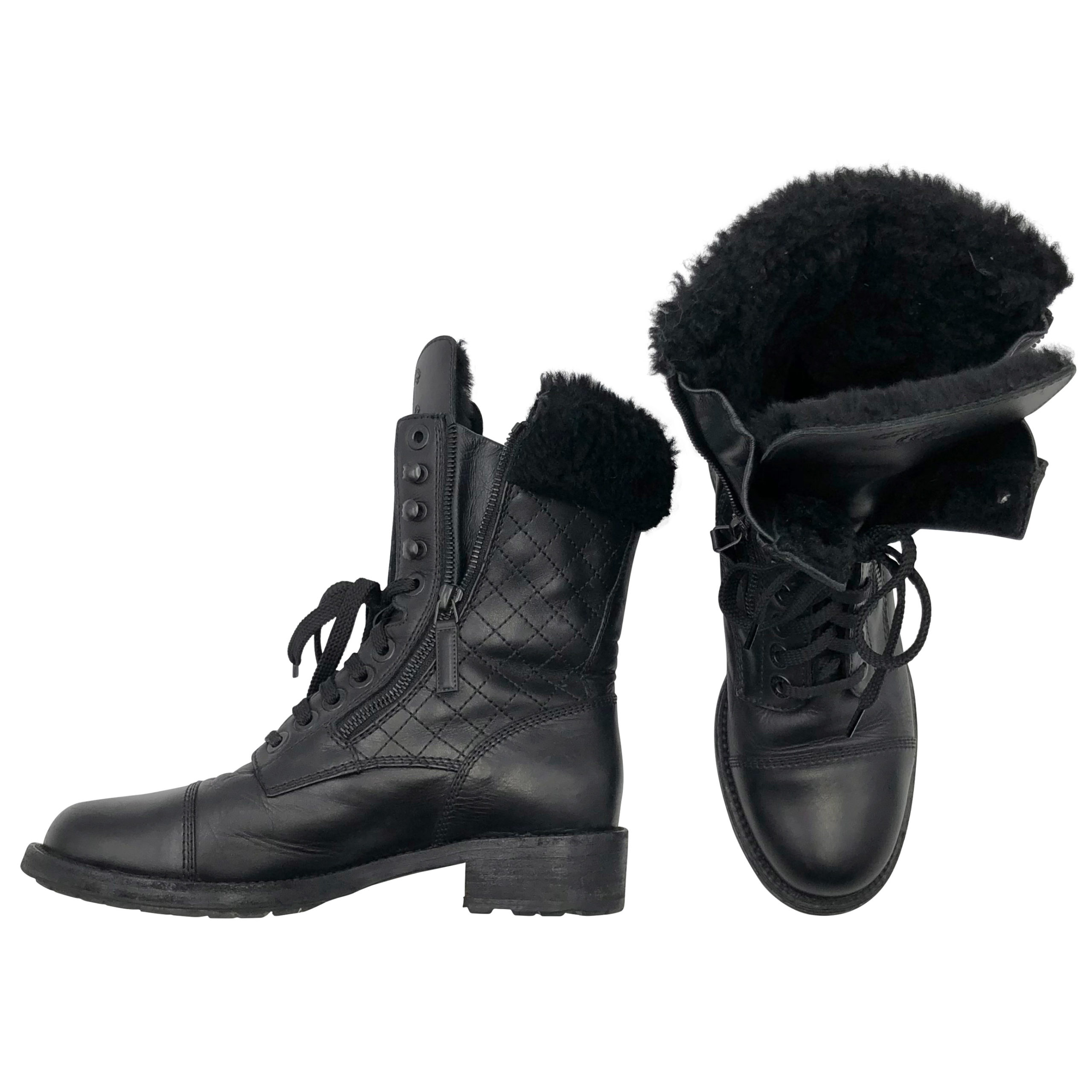 Chanel combat boots in black quilted leather with fur lining  DOWNTOWN  UPTOWN Genève