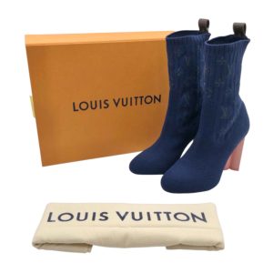 Louis Vuitton Silhouette monogram ankle boots in navy stretch with trefoil  heel in pink - DOWNTOWN UPTOWN Genève