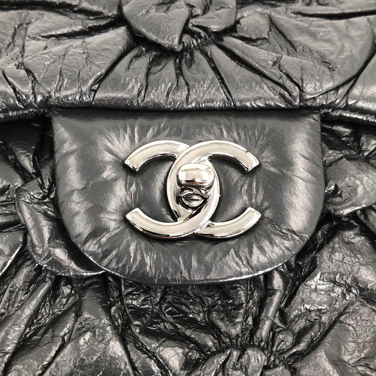 Chanel flap bag in matt black puffy quilt SHW - DOWNTOWN UPTOWN Genève