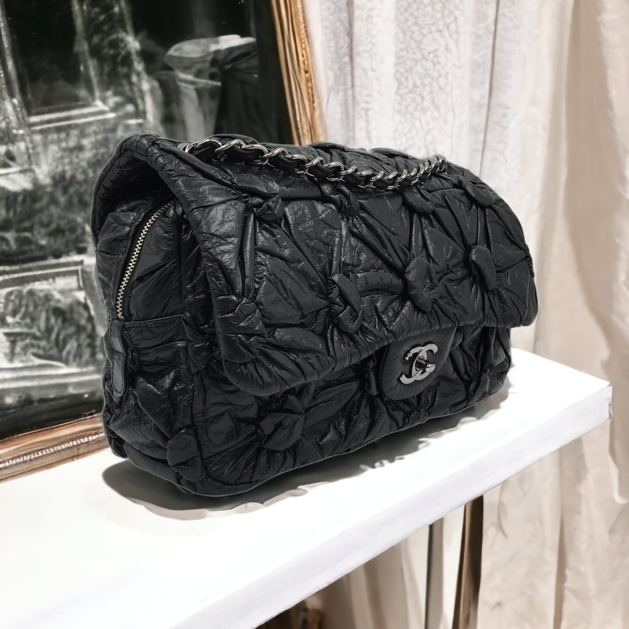 Chanel flap bag in matt black puffy quilt SHW - DOWNTOWN UPTOWN Genève